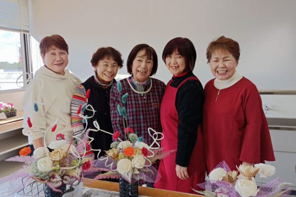 知多西支部女性部アレンジフラワー